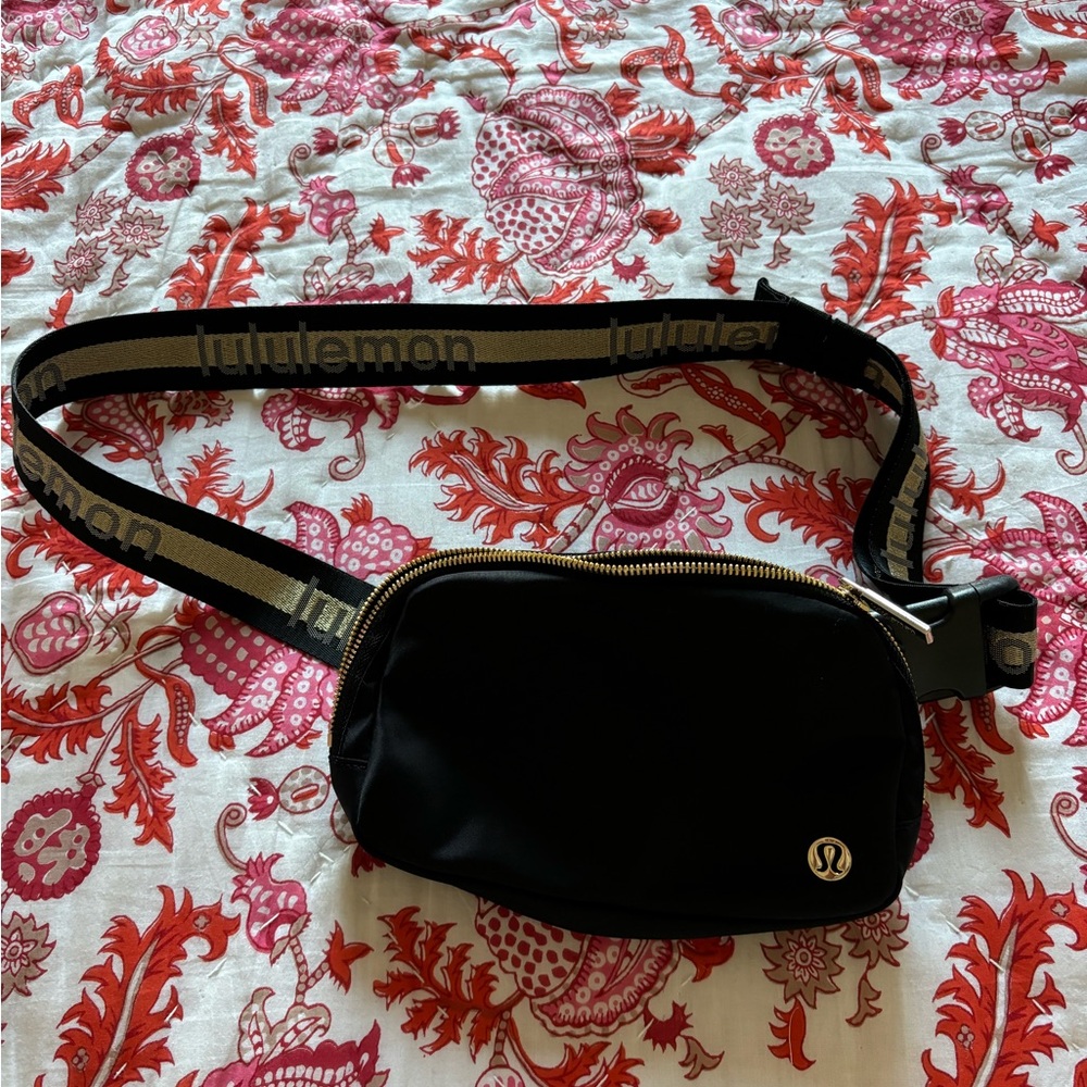 lululemon bag